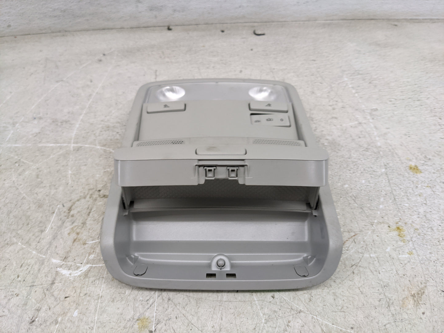 2015-2018 Volkswagen Jetta Overhead Roof Console Gray - Oemusedautoparts1.com
