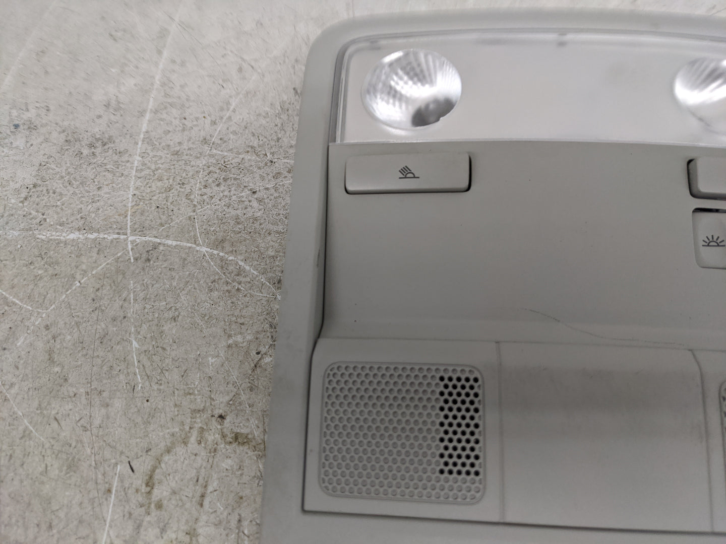 2015-2018 Volkswagen Jetta Overhead Roof Console Gray - Oemusedautoparts1.com
