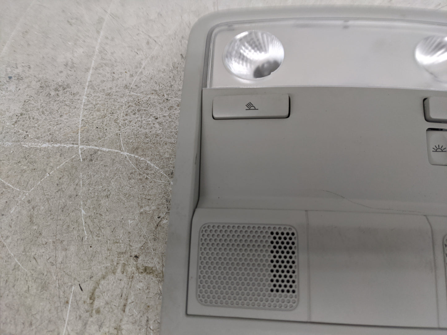 2015-2018 Volkswagen Jetta Overhead Roof Console Gray - Oemusedautoparts1.com