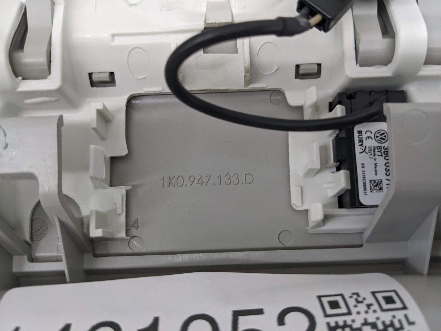 2015-2018 Volkswagen Jetta Overhead Roof Console Gray - Oemusedautoparts1.com