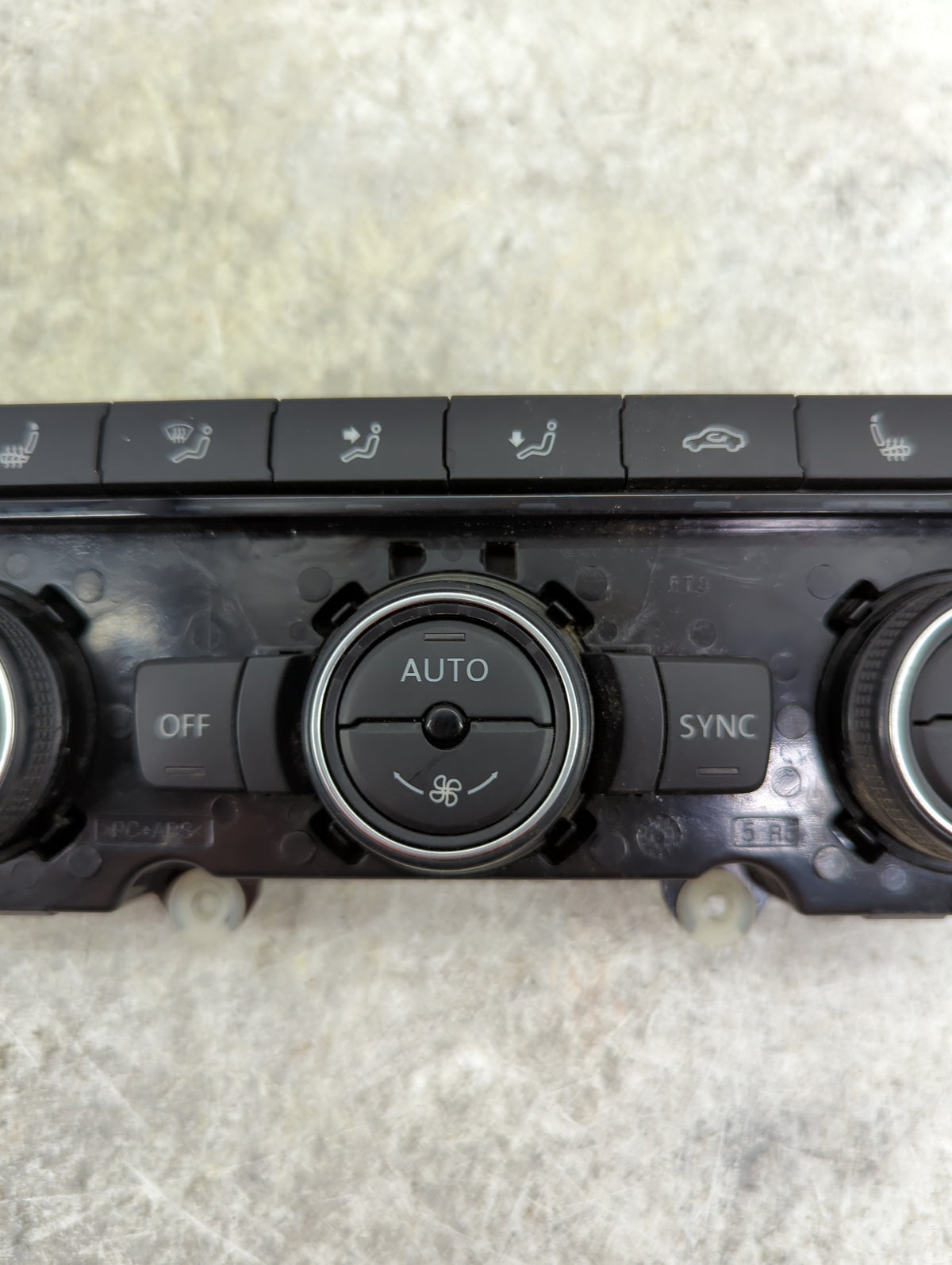 2015-2018 Volkswagen Jetta Climate Control Module Temperature AC/Heater Replacement P/N:1K8907044CL 5HB013020-25 Fits OEM Us