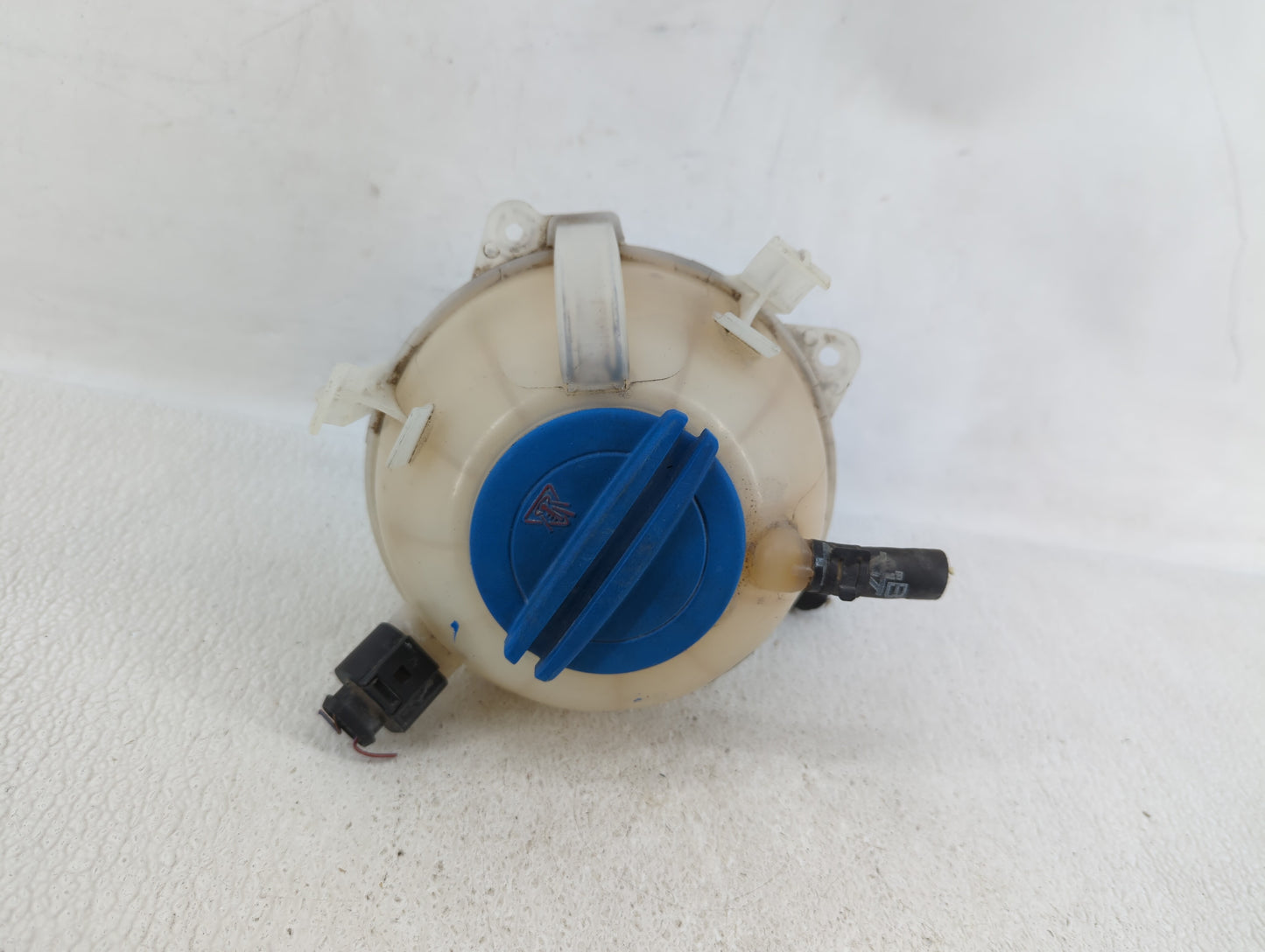 2005 Volkswagen Jetta Radiator Coolant Overflow Expansion Tank Bottle - Oemusedautoparts1.com