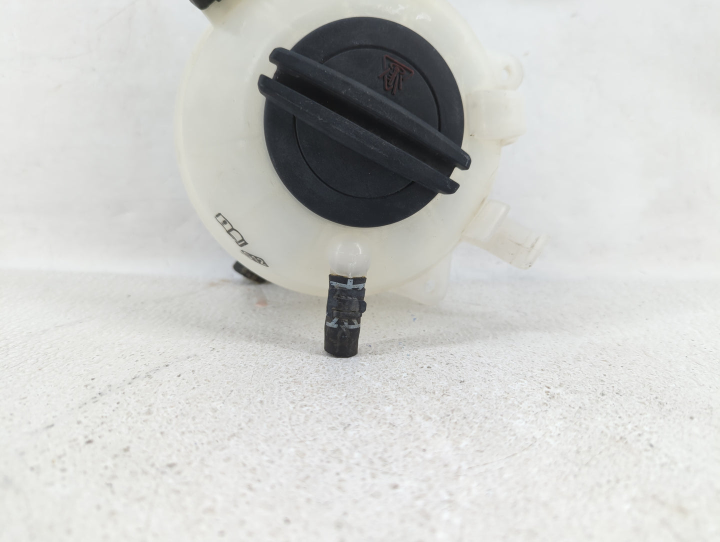 2005 Volkswagen Jetta Radiator Coolant Overflow Expansion Tank Bottle - Oemusedautoparts1.com