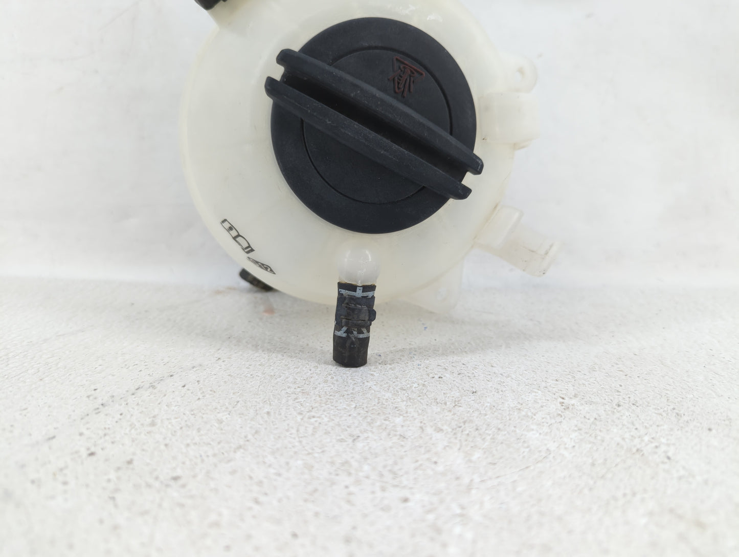 2005 Volkswagen Jetta Radiator Coolant Overflow Expansion Tank Bottle - Oemusedautoparts1.com