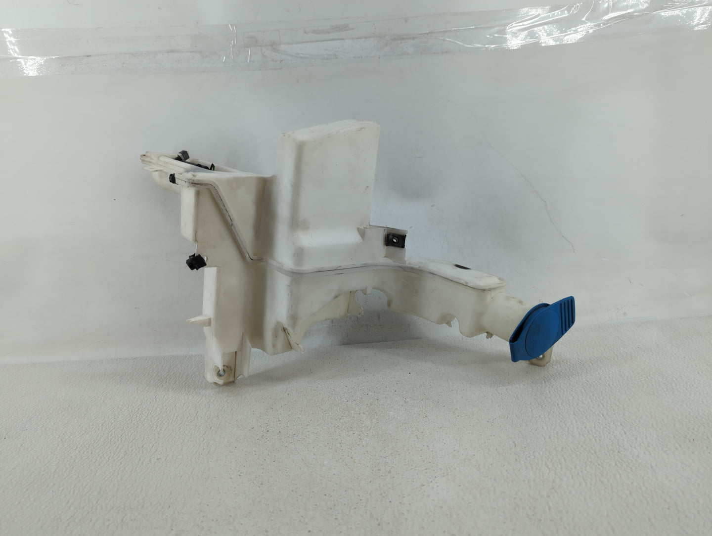 2005 Volkswagen Jetta Radiator Coolant Overflow Expansion Tank Bottle - Oemusedautoparts1.com