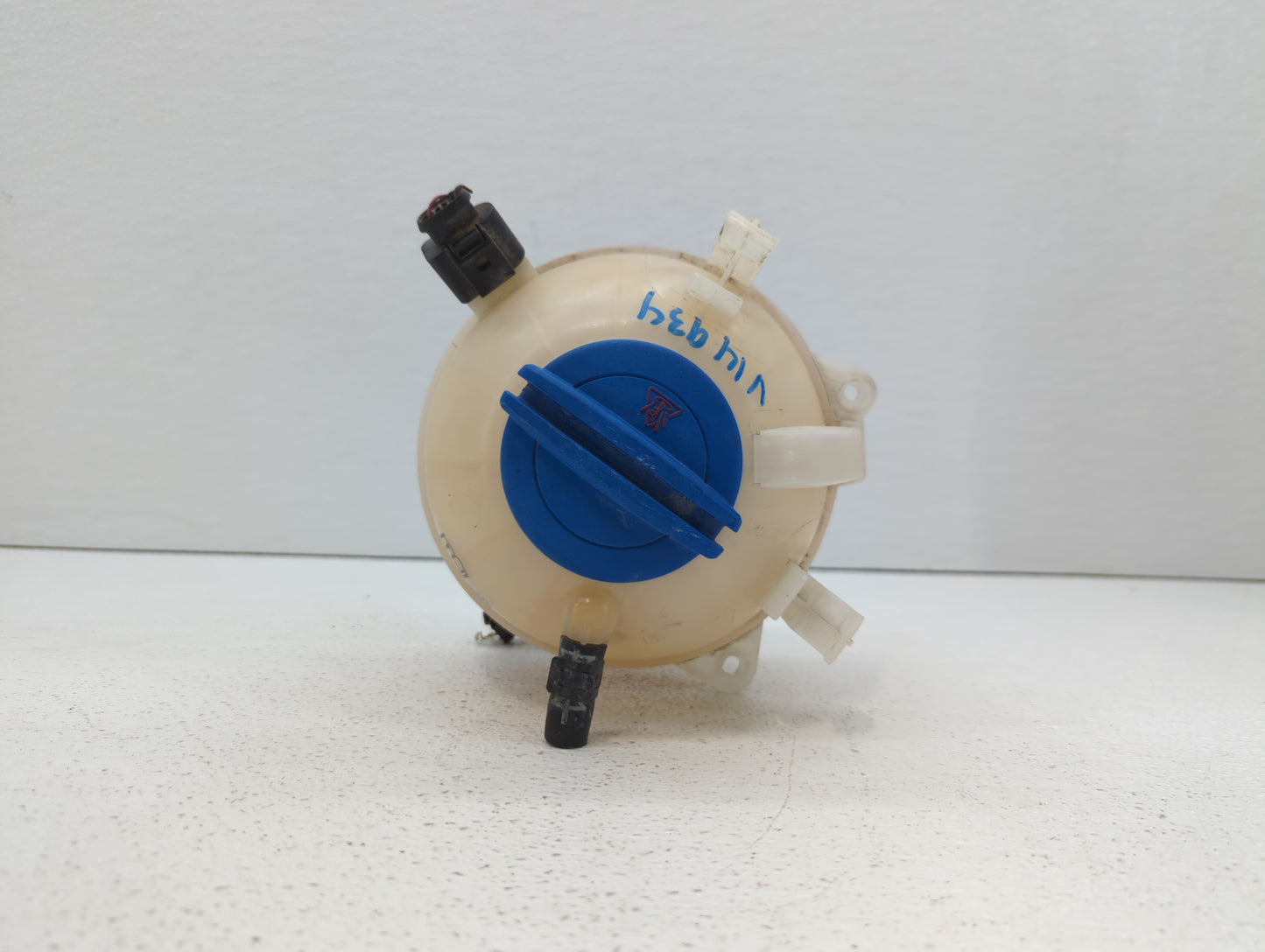 2005 Volkswagen Jetta Radiator Coolant Overflow Expansion Tank Bottle - Oemusedautoparts1.com