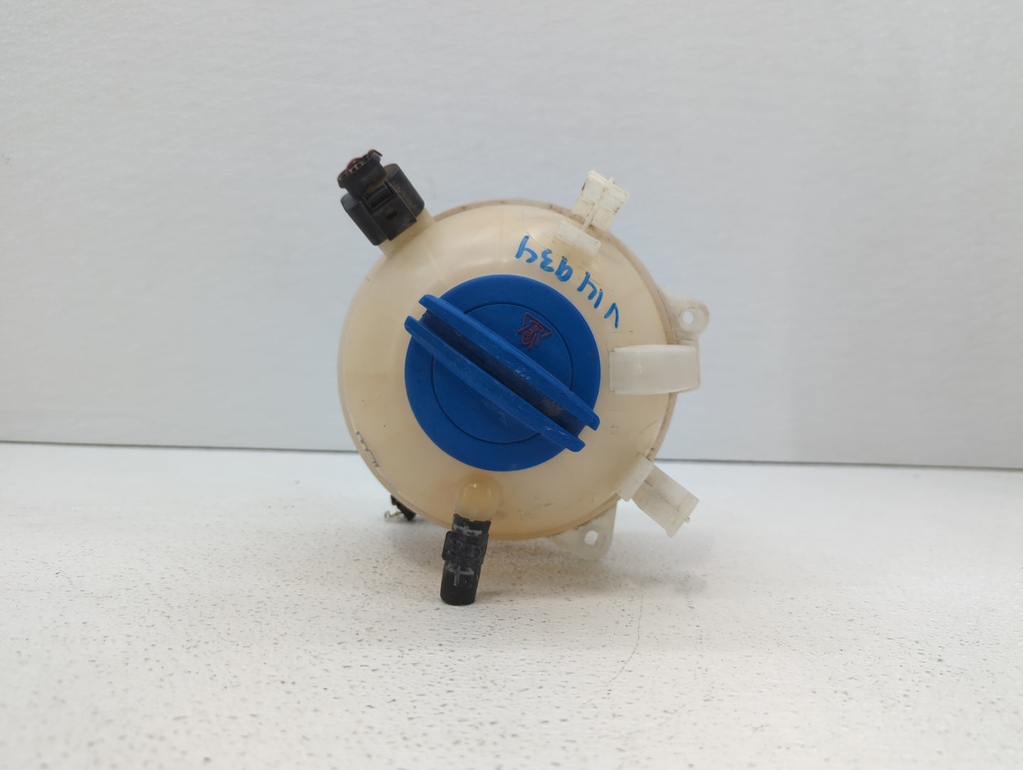 2005 Volkswagen Jetta Radiator Coolant Overflow Expansion Tank Bottle 400226 - Oemusedautoparts1.com