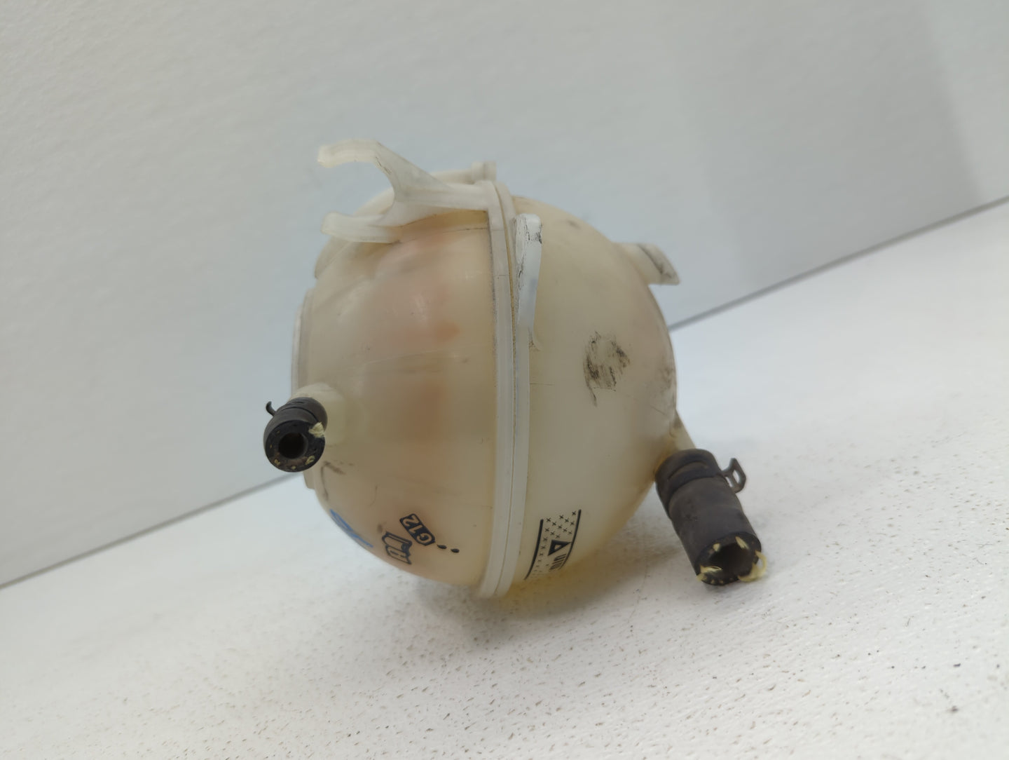 2005 Volkswagen Jetta Radiator Coolant Overflow Expansion Tank Bottle 400250 - Oemusedautoparts1.com