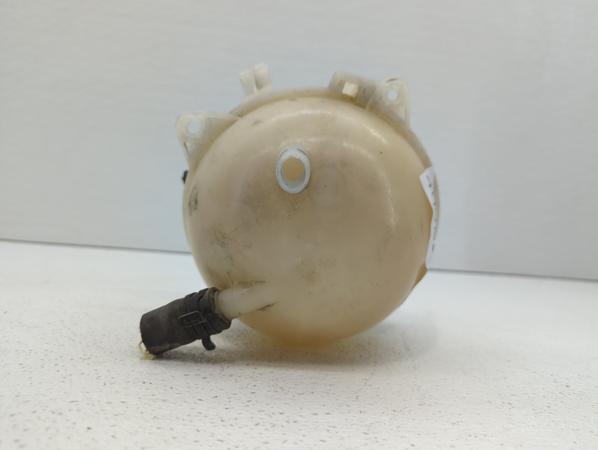 2005 Volkswagen Jetta Radiator Coolant Overflow Expansion Tank Bottle 400250 - Oemusedautoparts1.com