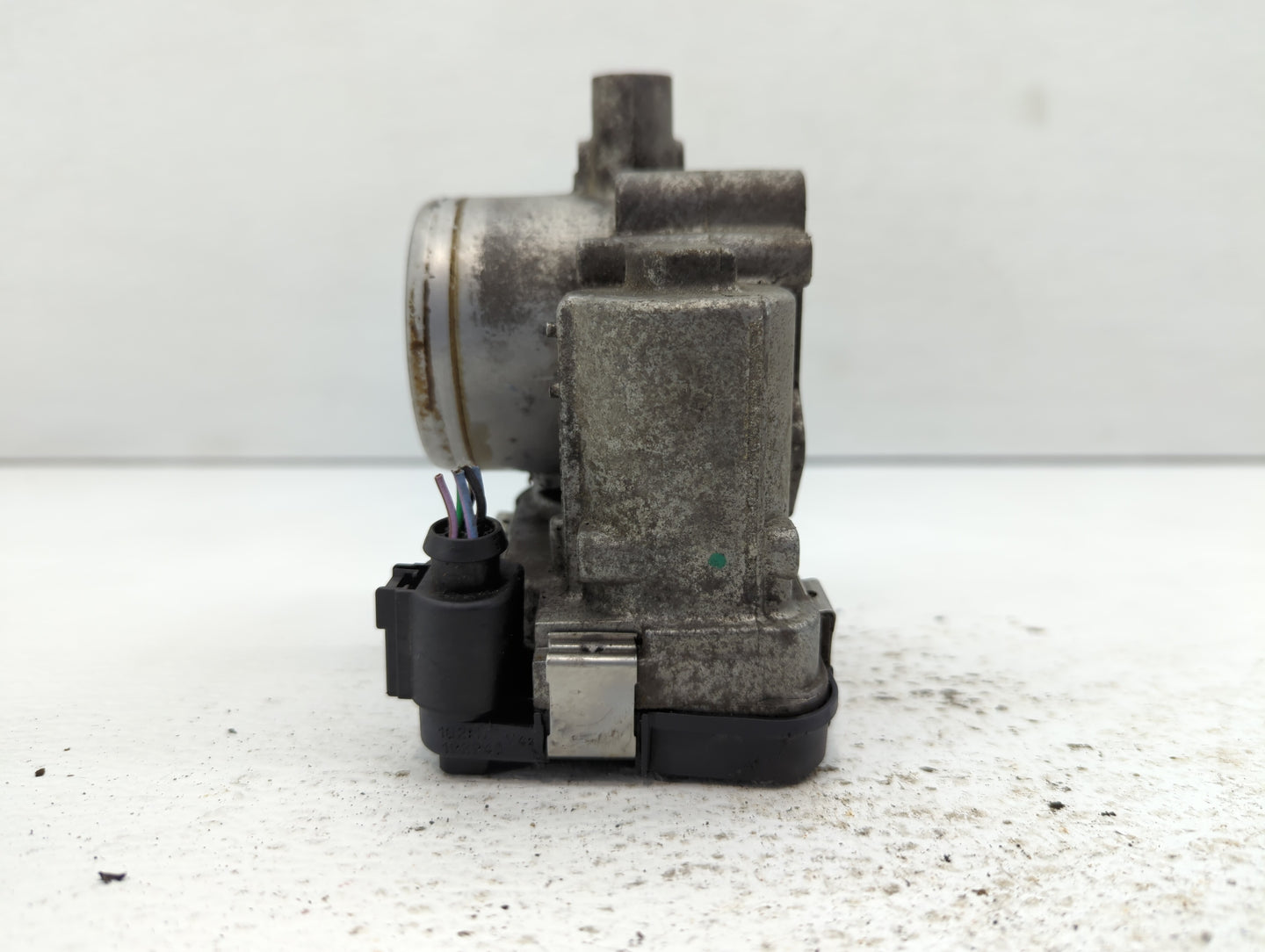 2013-2018 Volkswagen Jetta Throttle Body P/N:03F133062B Fits Fits 2013 2014 2015 2016 2017 2018 OEM Used Auto Parts - Oemuse