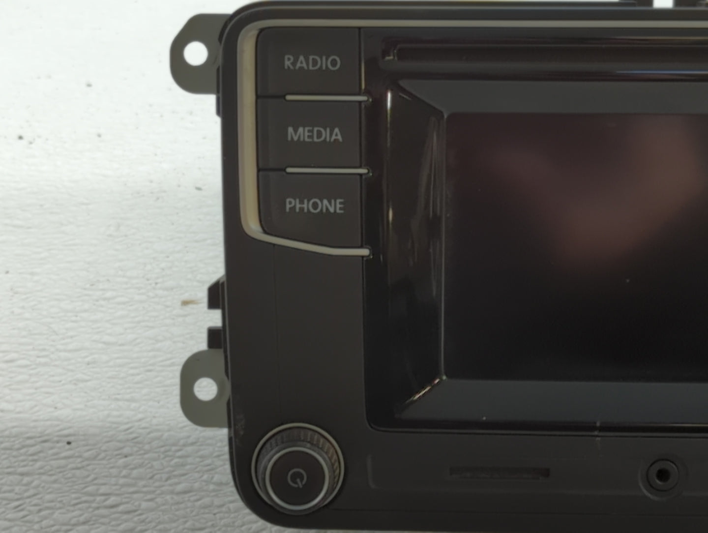 2017-2017 Volkswagen Jetta Am Fm Cd Player Radio Receiver - Oemusedautoparts1.com