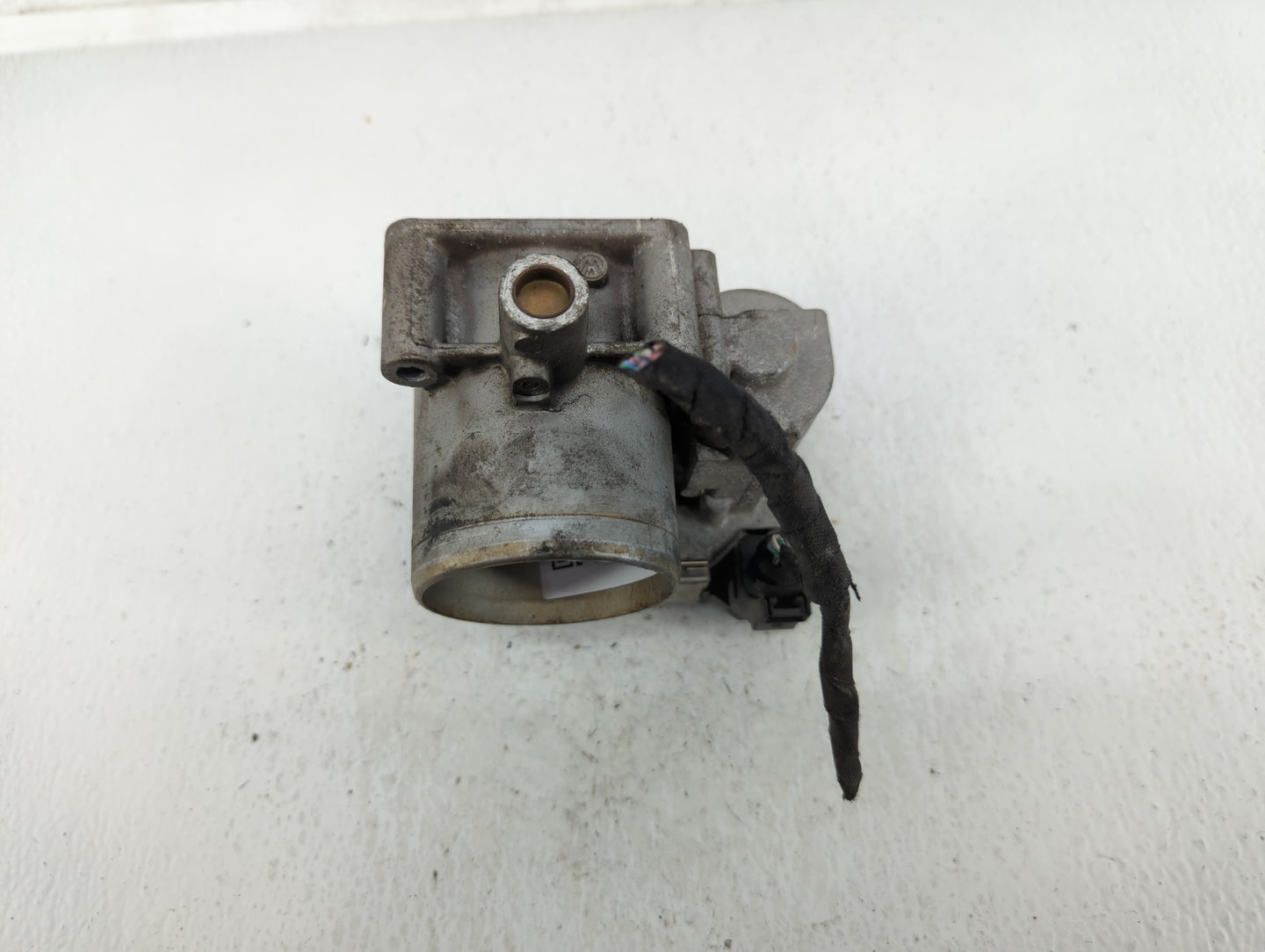 2013-2018 Volkswagen Jetta Throttle Body P/N:330623 Fits Fits 2013 2014 2015 2016 2017 2018 OEM Used Auto Parts - Oemusedaut