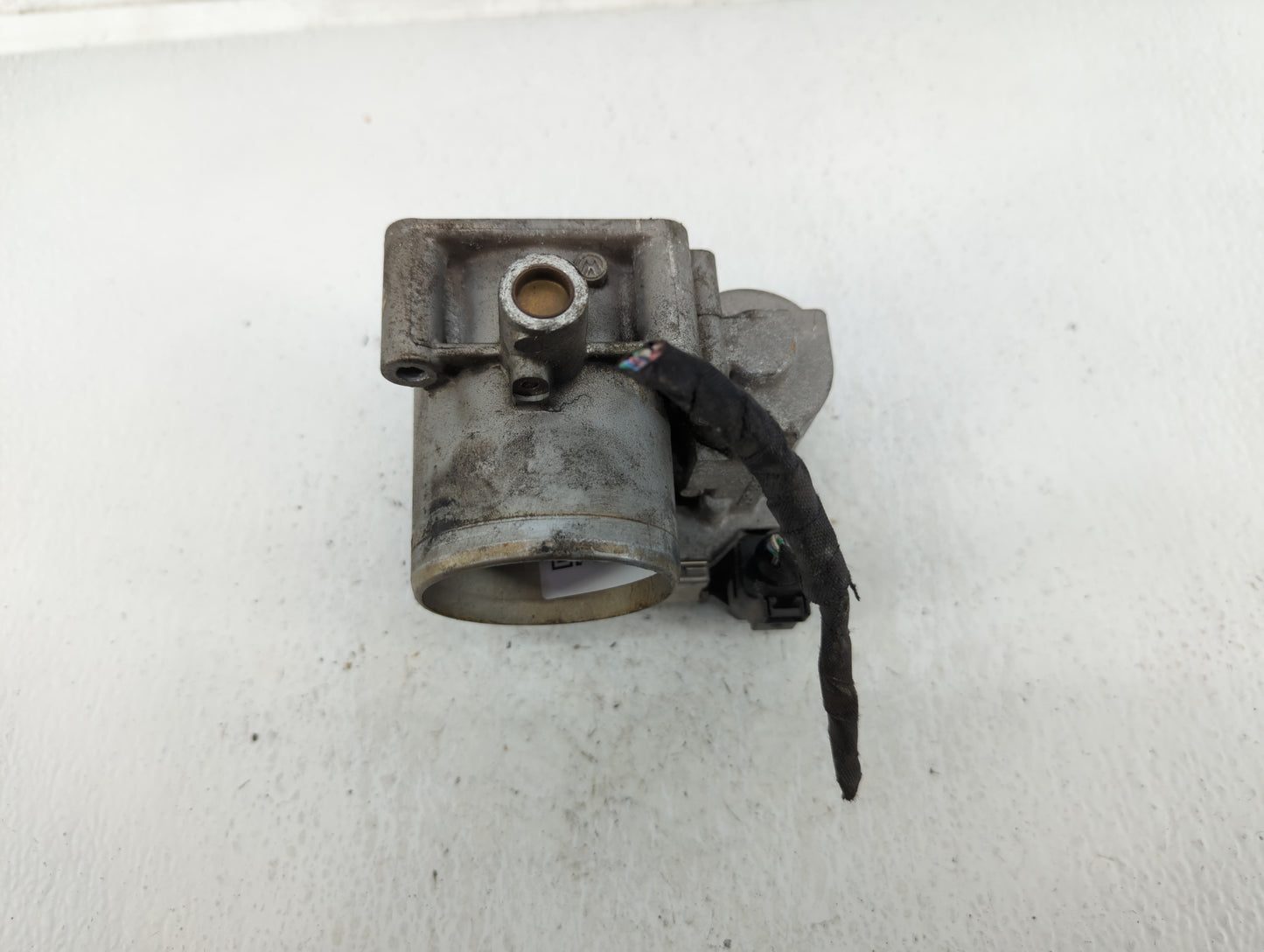 2013-2018 Volkswagen Jetta Throttle Body P/N:330623 Fits Fits 2013 2014 2015 2016 2017 2018 OEM Used Auto Parts - Oemusedaut