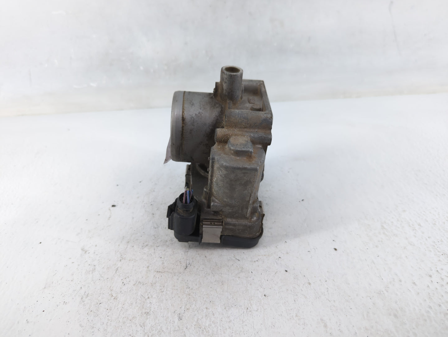 2013-2018 Volkswagen Jetta Throttle Body P/N:03F133062B Fits Fits 2013 2014 2015 2016 2017 2018 OEM Used Auto Parts - Oemuse