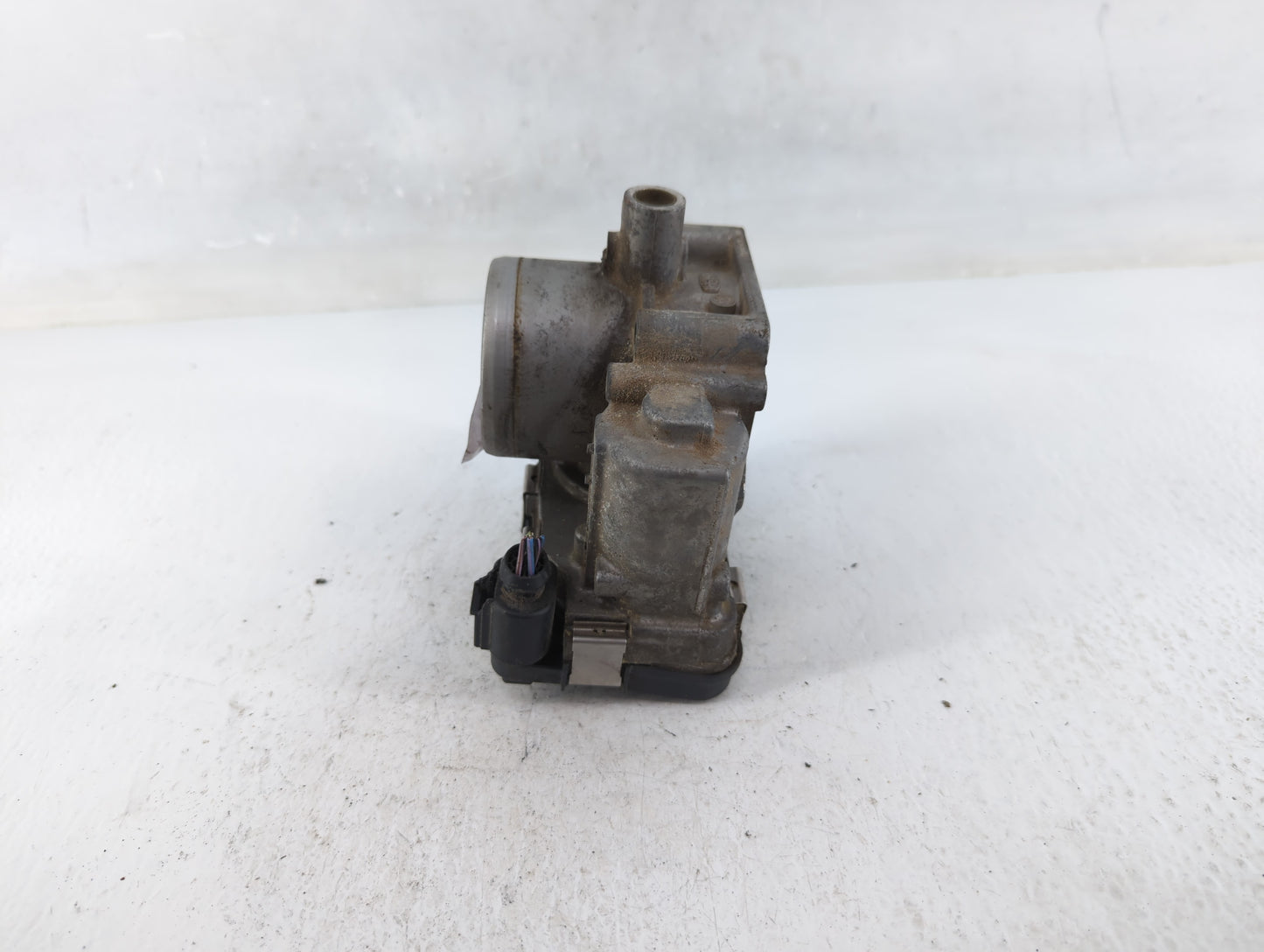 2013-2018 Volkswagen Jetta Throttle Body P/N:03F133062B Fits Fits 2013 2014 2015 2016 2017 2018 OEM Used Auto Parts - Oemuse