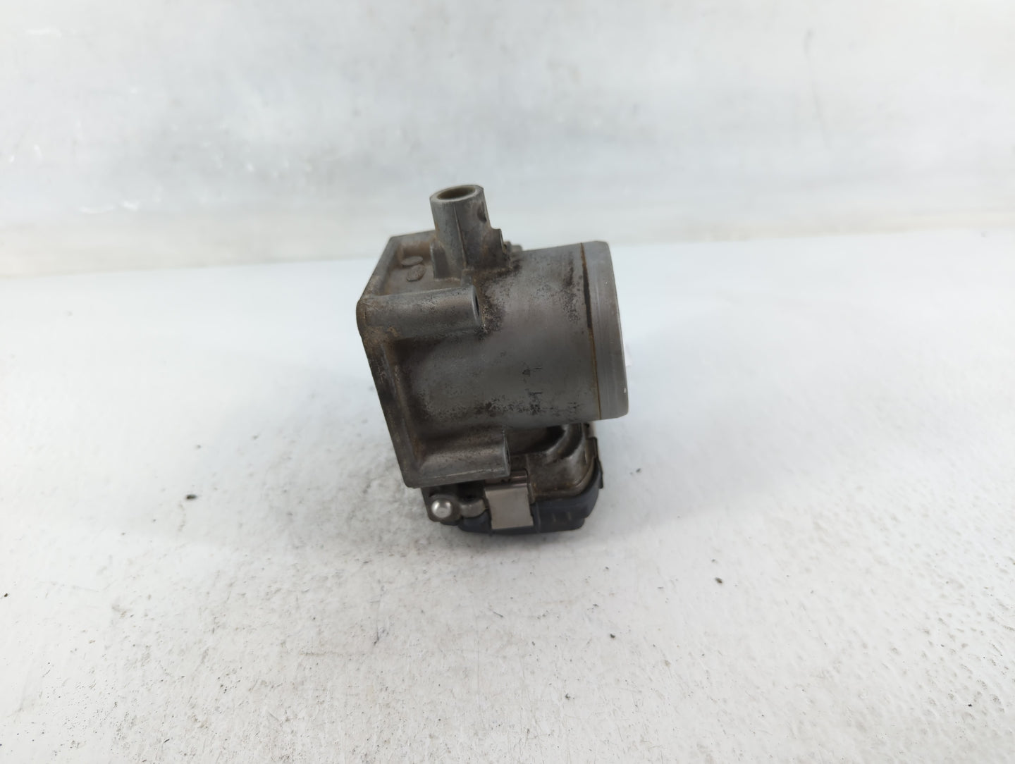 2013-2018 Volkswagen Jetta Throttle Body P/N:03F133062B Fits Fits 2013 2014 2015 2016 2017 2018 OEM Used Auto Parts - Oemuse
