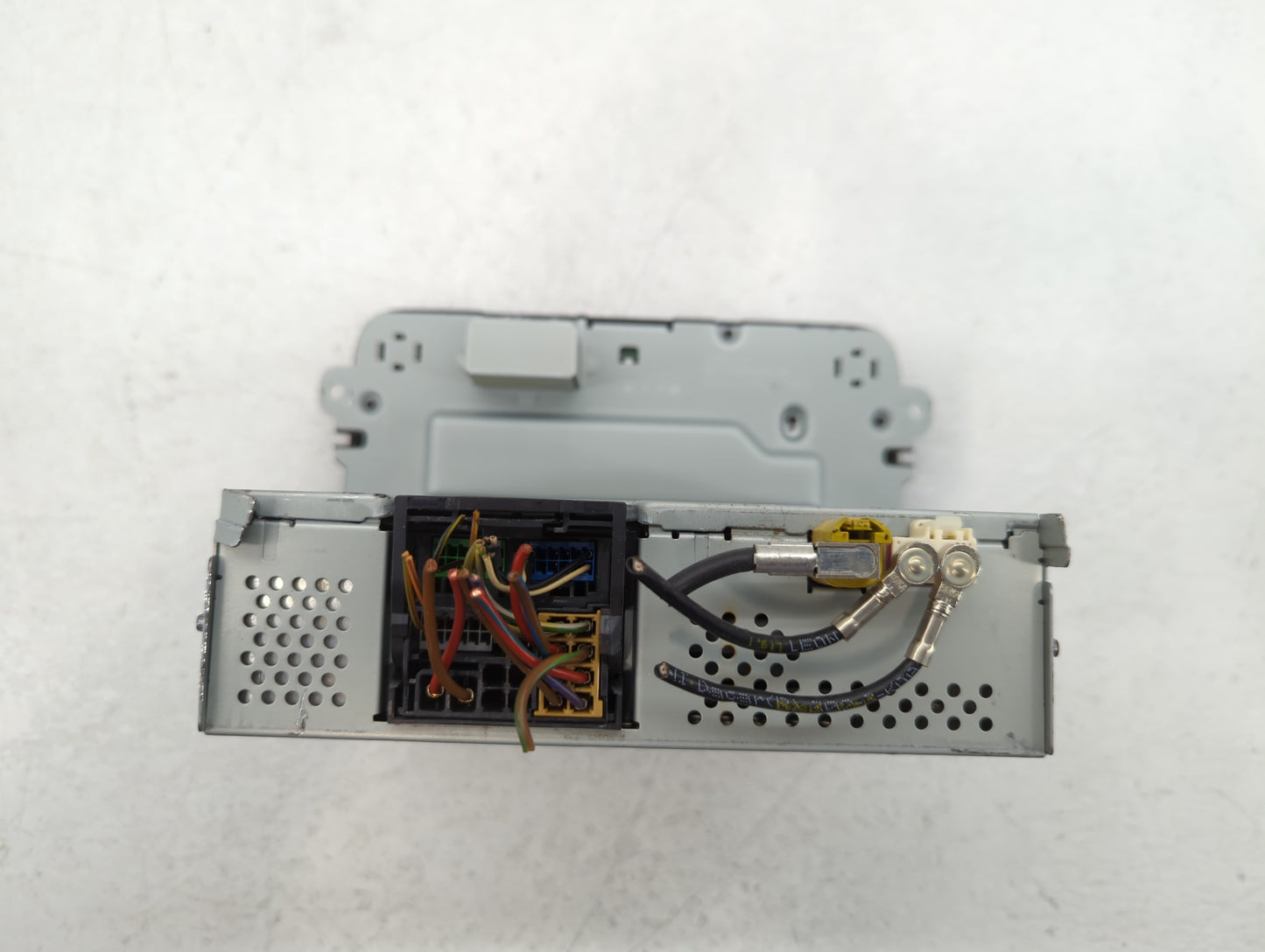 2010-2017 Volkswagen Jetta Radio AM FM Cd Player Receiver Replacement P/N:561 035 150 A Fits OEM Used Auto Parts - Oemusedau