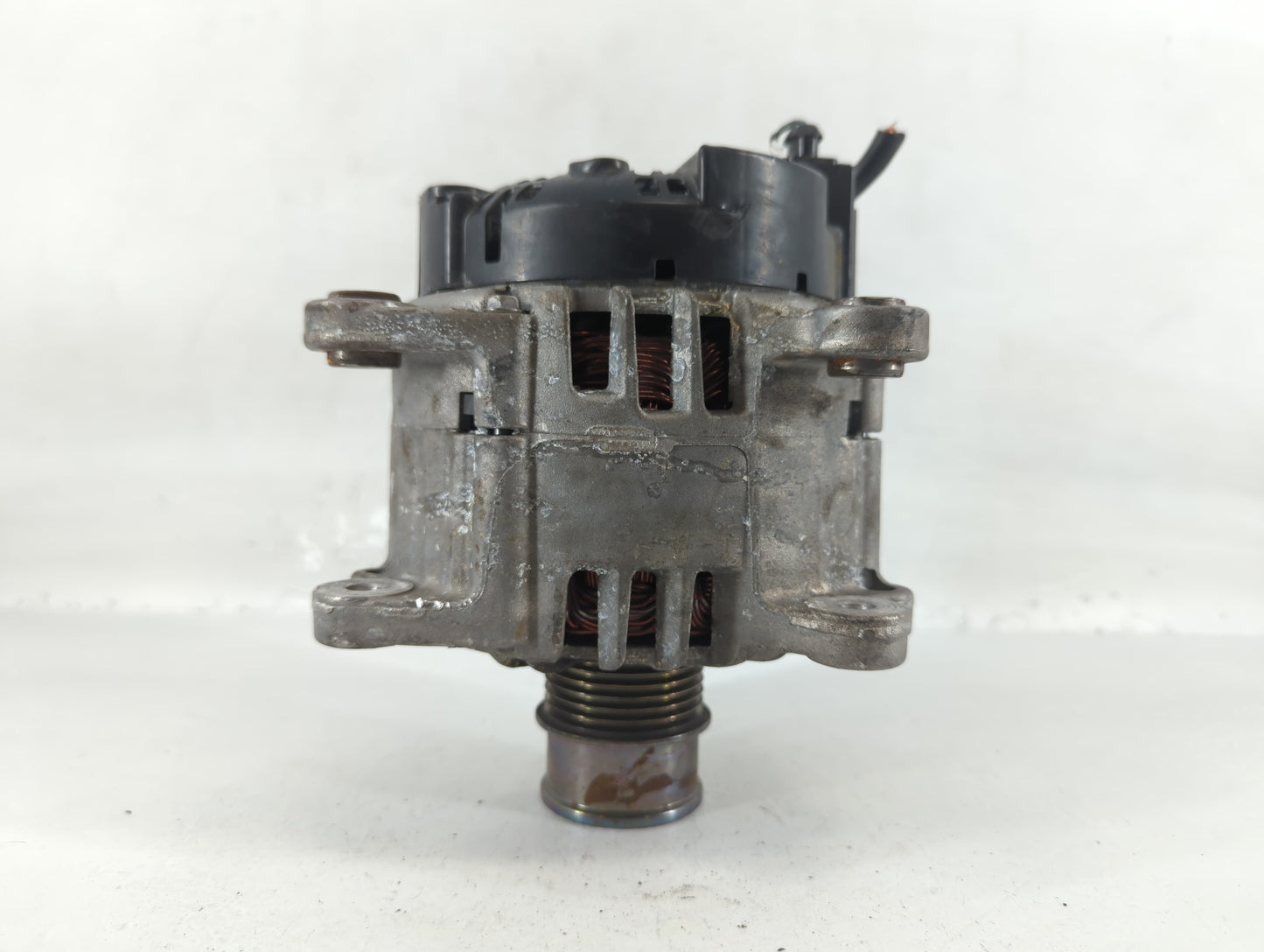 2016-2018 Volkswagen Jetta Alternator Replacement Generator Charging Assembly Engine OEM P/N:04E 903 021 R Fits OEM Used Aut