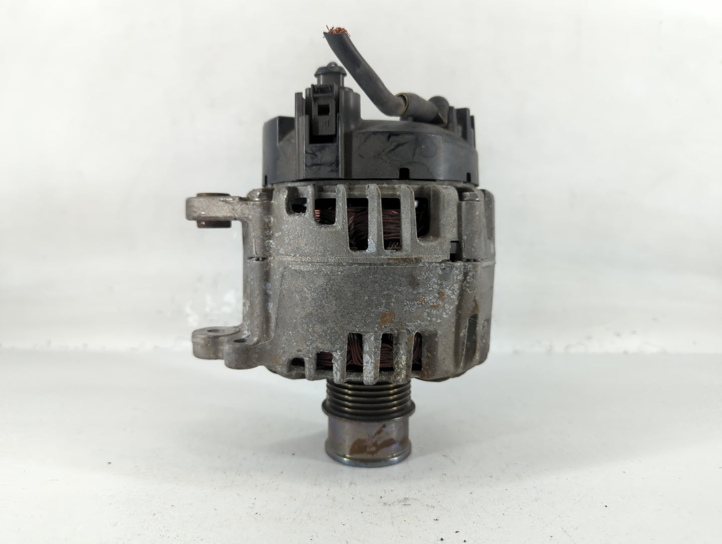 2016-2018 Volkswagen Jetta Alternator Replacement Generator Charging Assembly Engine OEM P/N:04E 903 021 R Fits OEM Used Aut