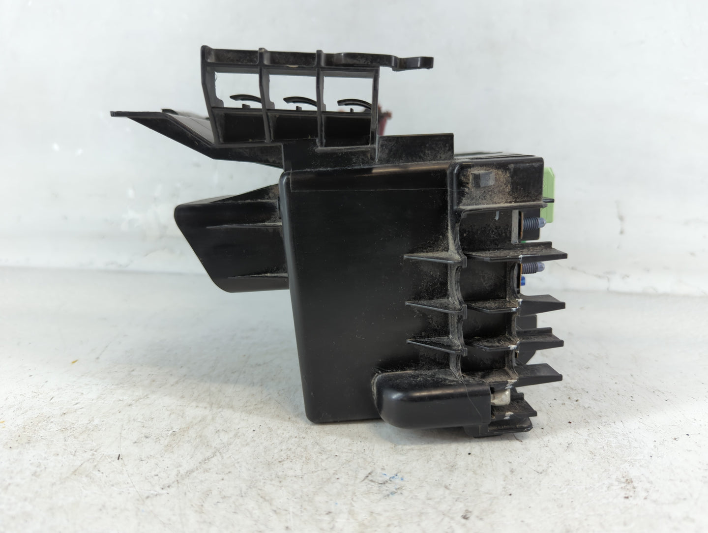 2015-2018 Volkswagen Jetta Fusebox Fuse Box Panel Relay Module Fits Fits 2015 2016 2017 2018 OEM Used Auto Parts - Oemusedau