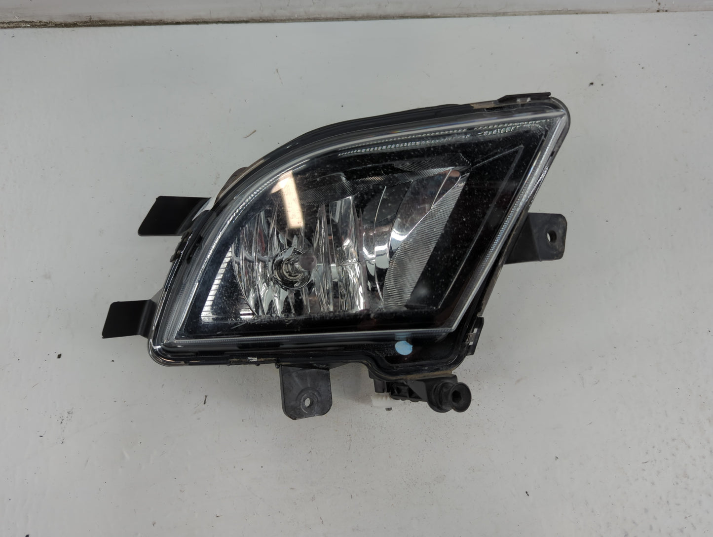 2015-2018 Volkswagen Jetta Passenger Right Oem Fog Light Lamp - Oemusedautoparts1.com