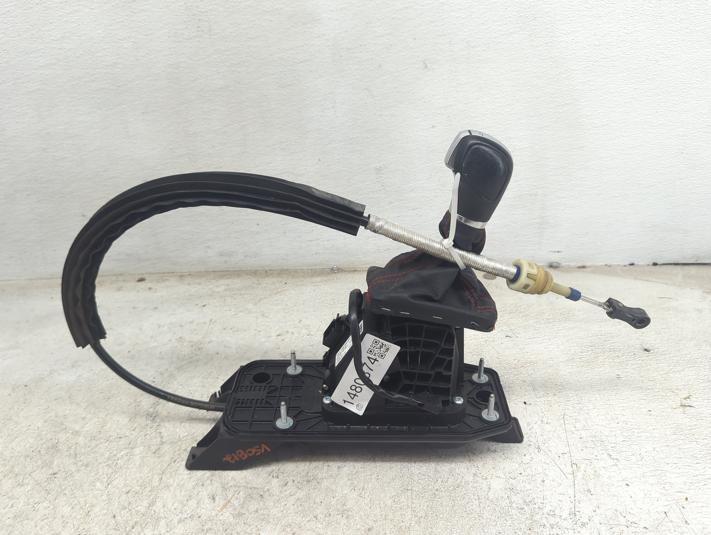 2017 Volkswagen Jetta Gli Floor Console Assembly Shifter - Oemusedautoparts1.com