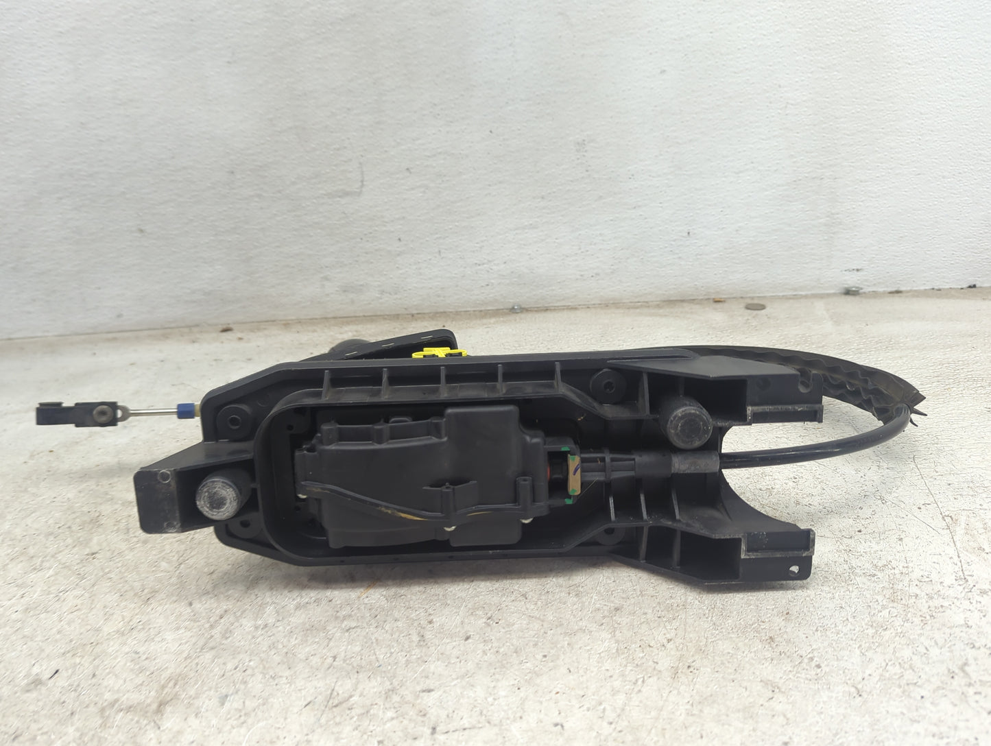 2017 Volkswagen Jetta Gli Floor Console Assembly Shifter - Oemusedautoparts1.com