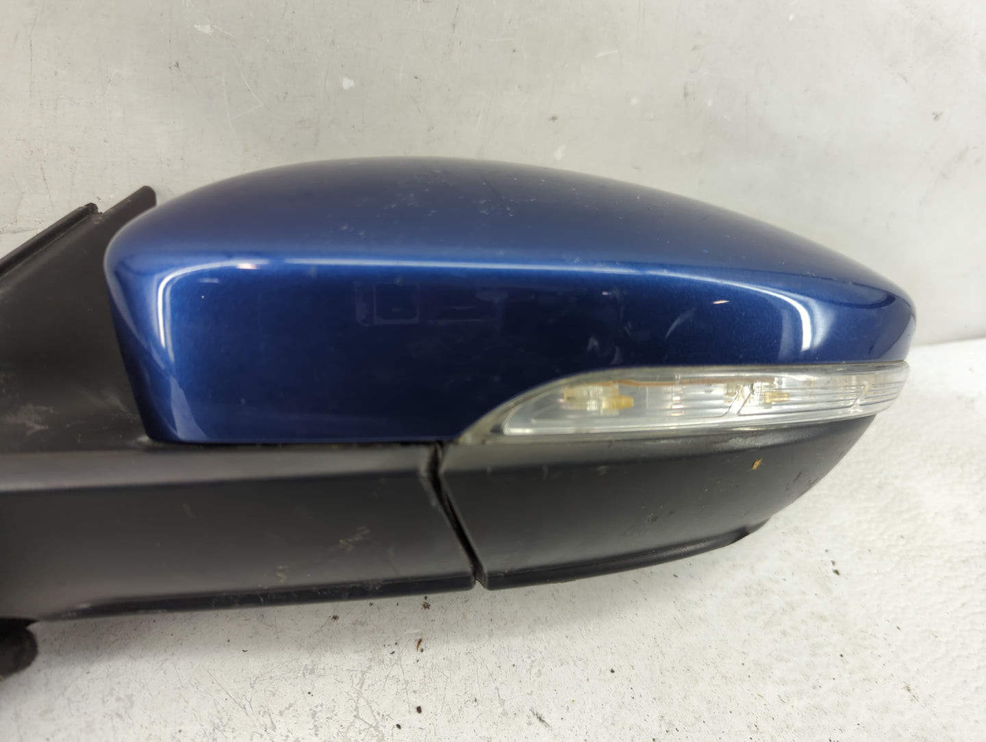 2016-2020 Volkswagen Passat Driver Side View Mirror - Left Door Mirror OEM Used - Oemusedautoparts1.com