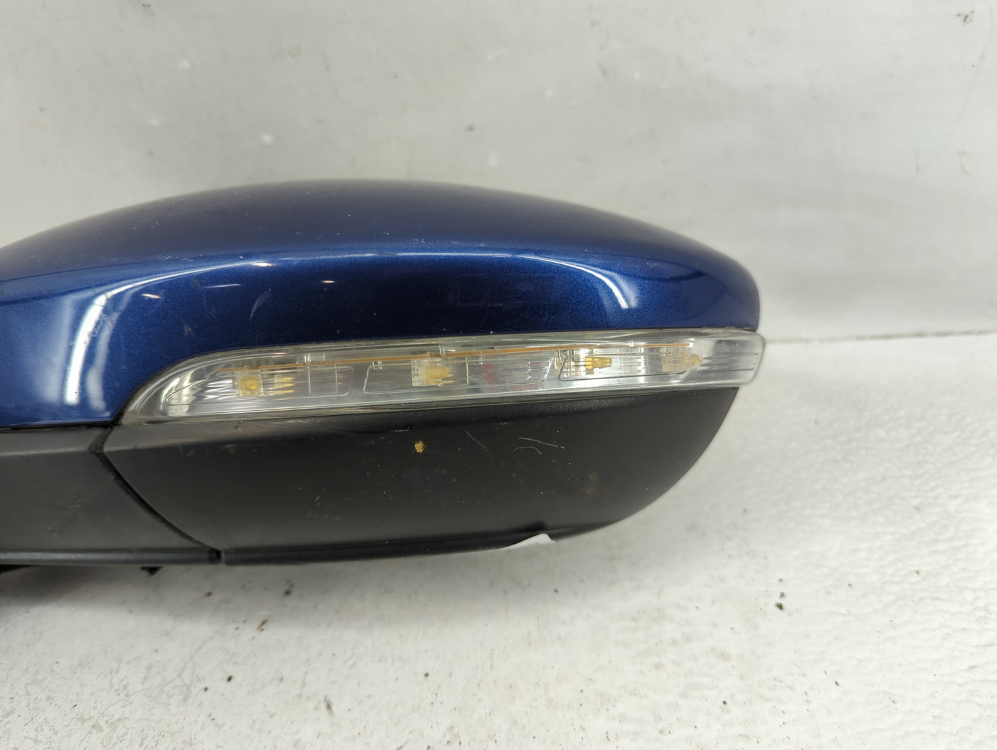 2016-2020 Volkswagen Passat Driver Side View Mirror - Left Door Mirror OEM Used - Oemusedautoparts1.com