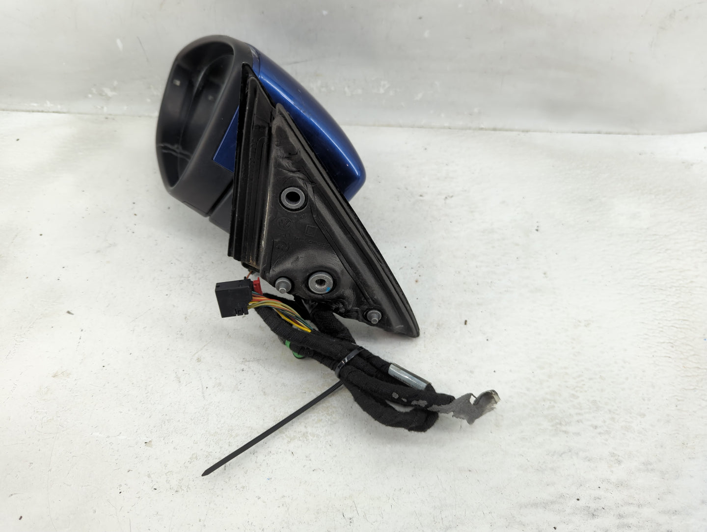 2016-2020 Volkswagen Passat Driver Side View Mirror - Left Door Mirror OEM Used - Oemusedautoparts1.com