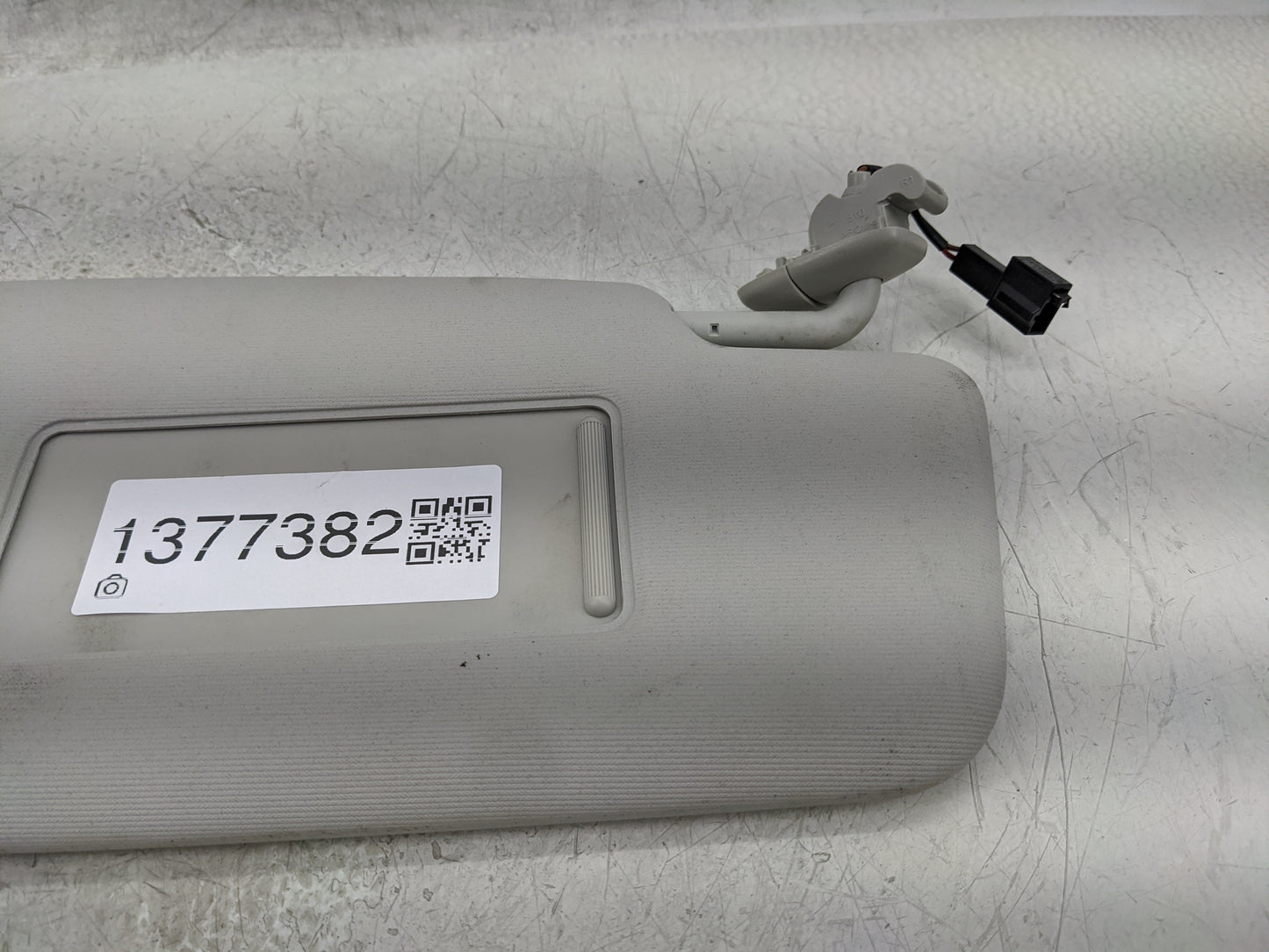 2012-2020 Volkswagen Passat Sun Visor Shade Replacement Passenger Right Mirror Fits OEM Used Auto Parts - Oemusedautoparts1.