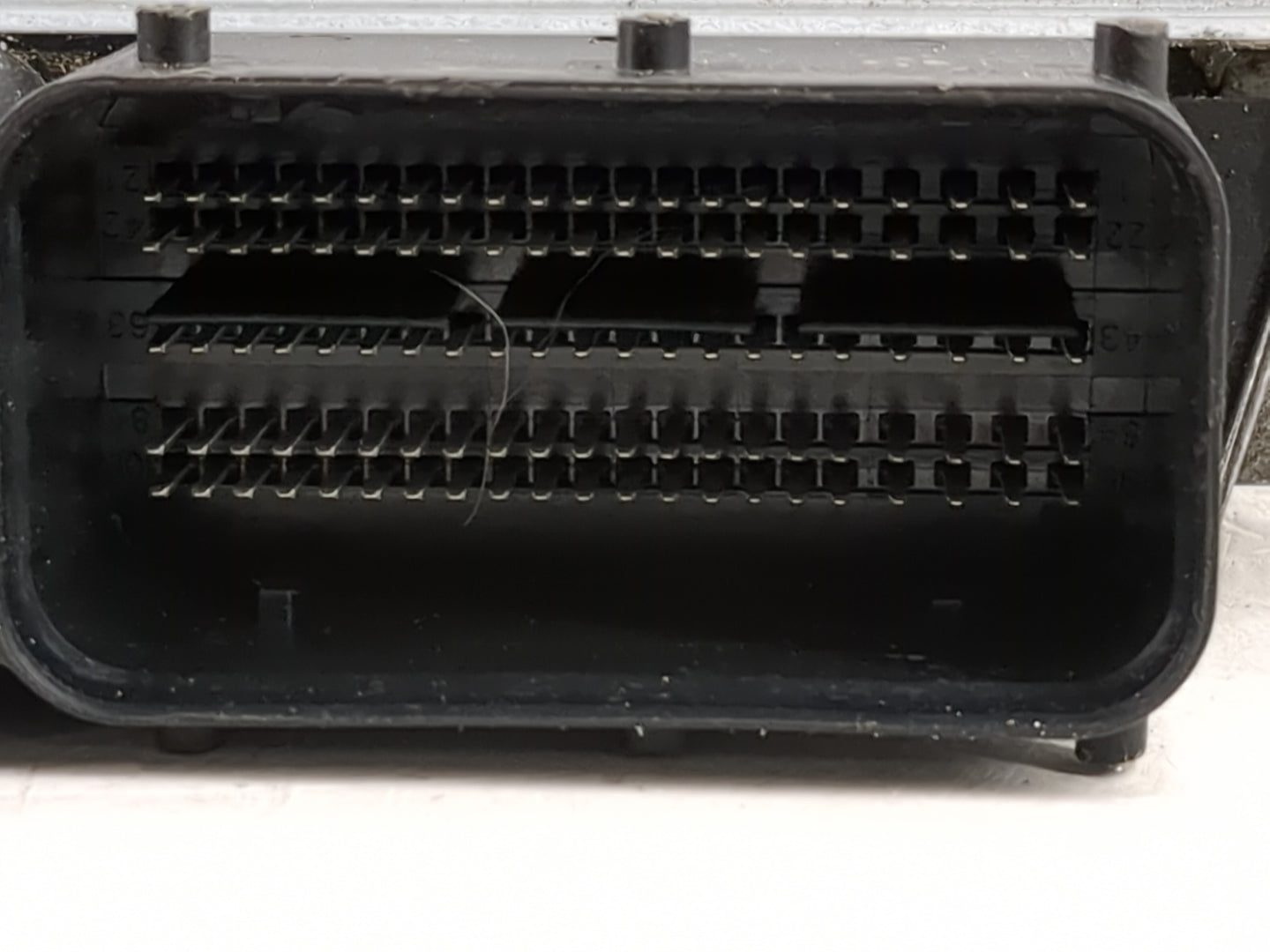 2017 Volkswagen Passat PCM Engine Control Computer ECU ECM PCU OEM P/N:06K 907 425 C Fits OEM Used Auto Parts - Oemusedautop