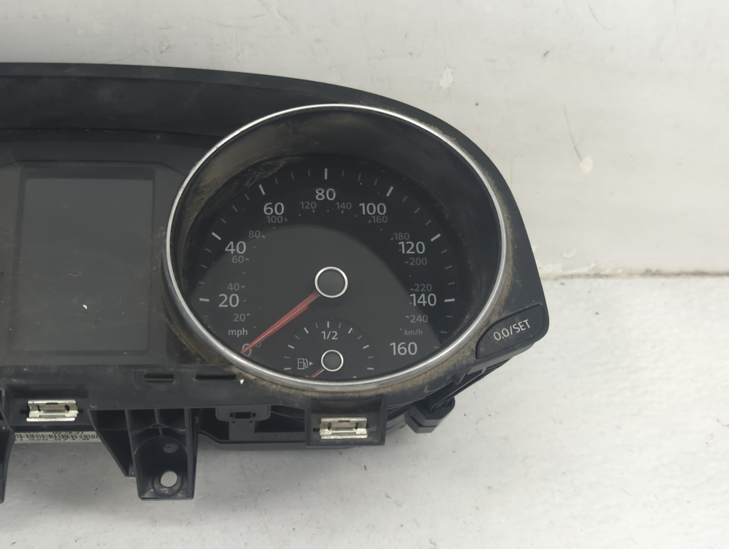 2017-2019 Volkswagen Passat Instrument Cluster Speedometer Gauges P/N:A2C38979000 561920971B, 2802068652 Fits Fits 2017 2018