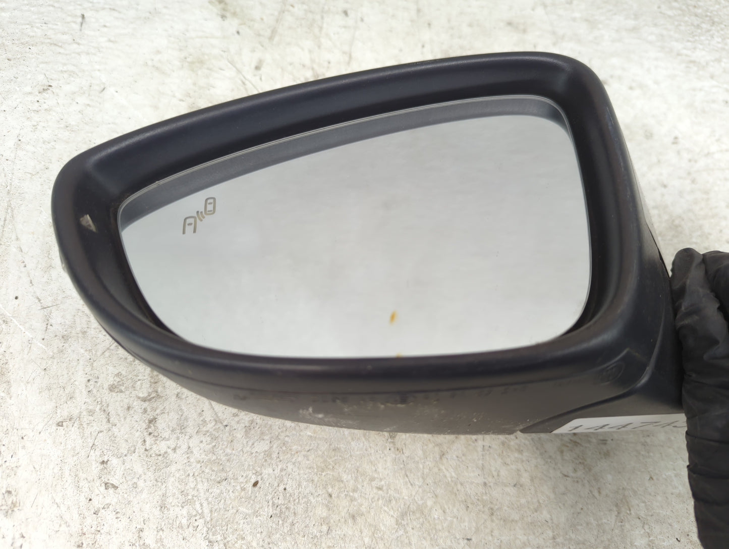 2016-2020 Volkswagen Passat Driver Side View Mirror - Left Door Mirror OEM Used - Oemusedautoparts1.com