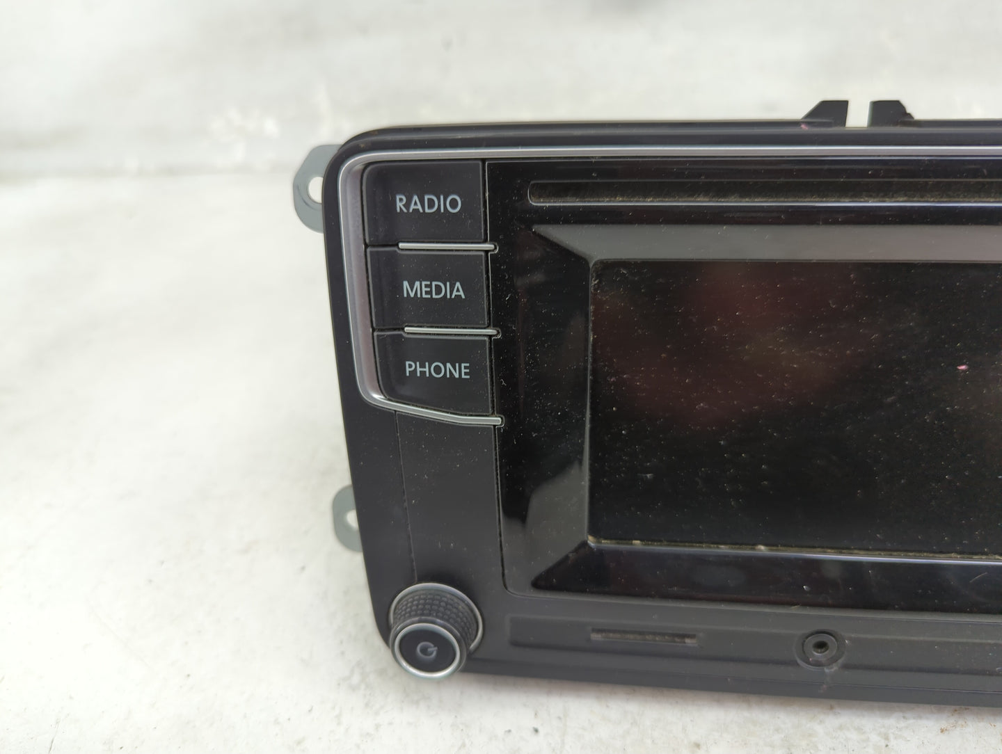 2017 Volkswagen Passat Radio AM FM Cd Player Receiver Replacement P/N:561035150A L56VW2 Fits OEM Used Auto Parts - Oemusedau
