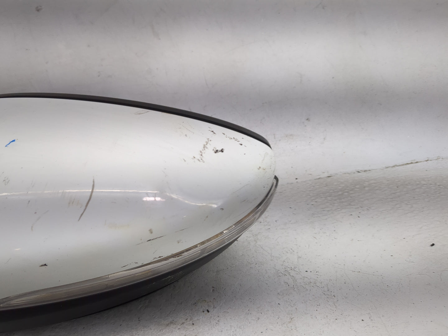 2016-2020 Volkswagen Passat Driver Side View Mirror - Left Door Mirror OEM Used - Oemusedautoparts1.com