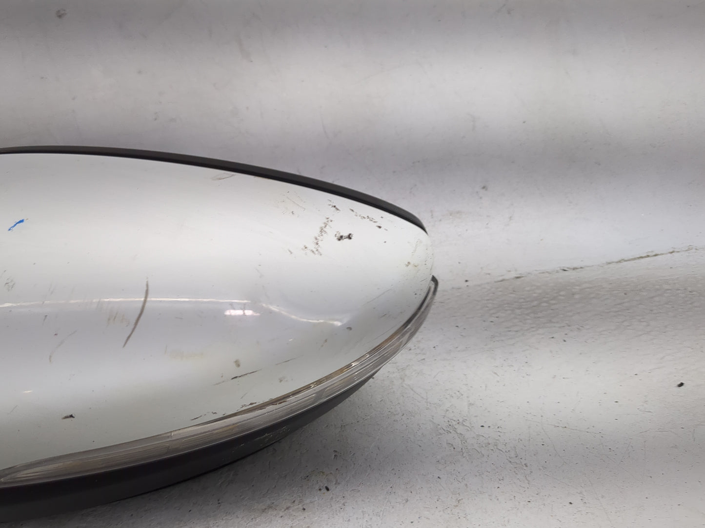 2016-2020 Volkswagen Passat Driver Side View Mirror - Left Door Mirror OEM Used - Oemusedautoparts1.com