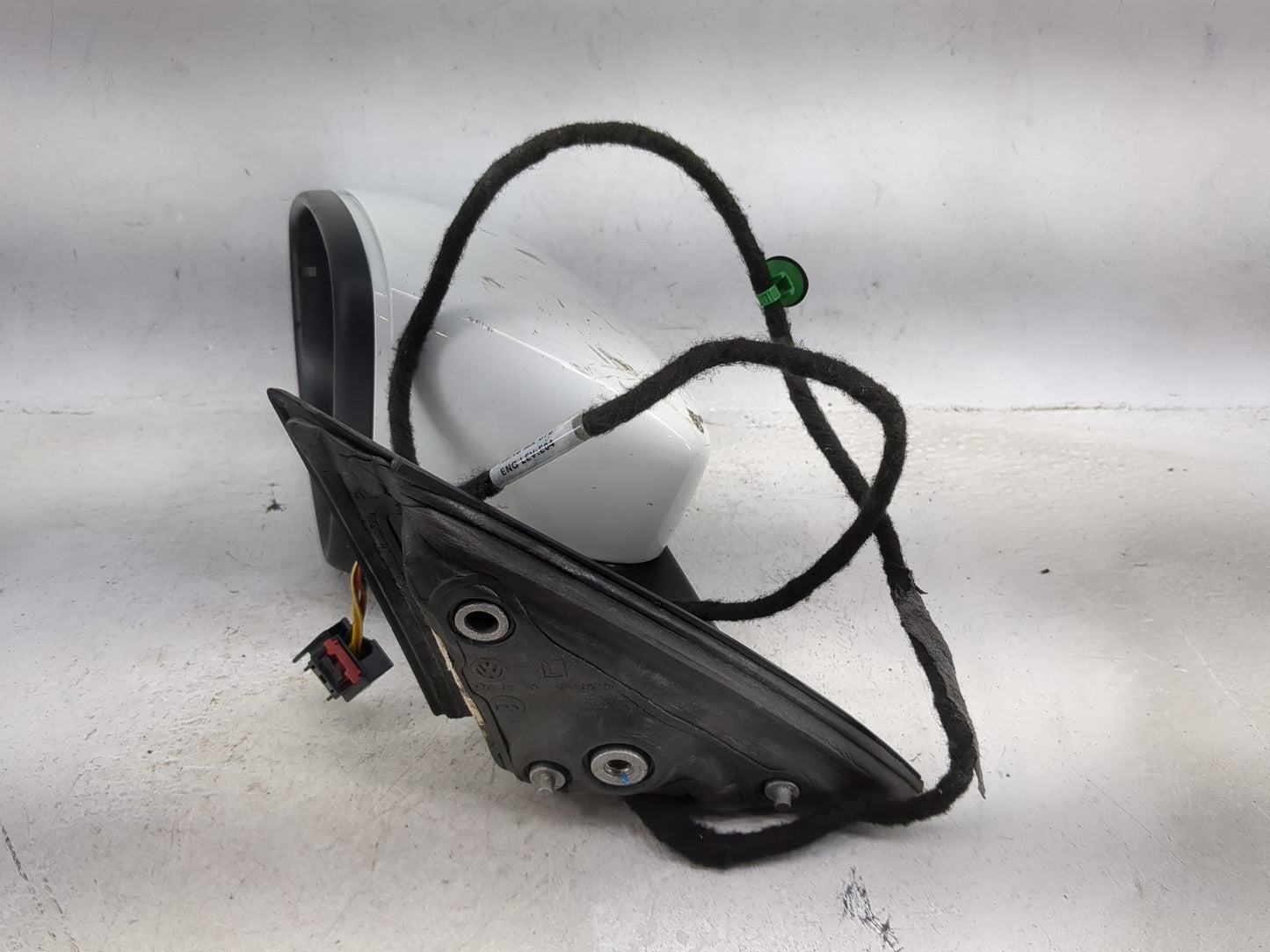 2016-2020 Volkswagen Passat Driver Side View Mirror - Left Door Mirror OEM Used - Oemusedautoparts1.com
