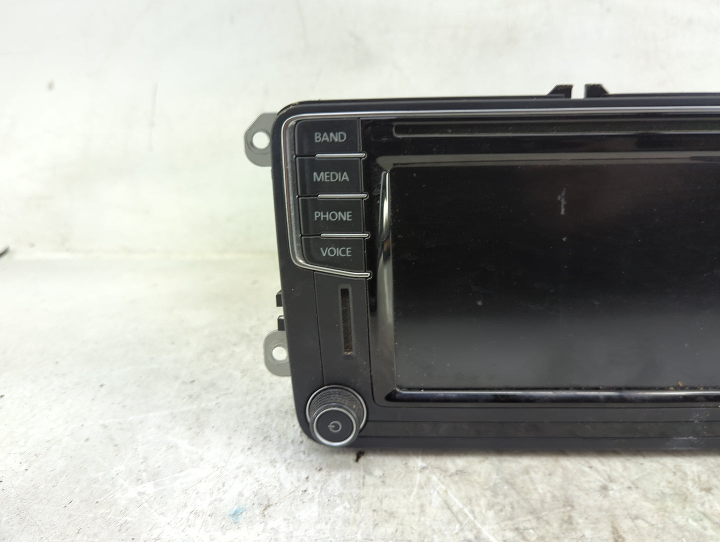 2017 Volkswagen Passat Radio AM FM Cd Player Receiver Replacement P/N:561035150A Fits OEM Used Auto Parts - Oemusedautoparts