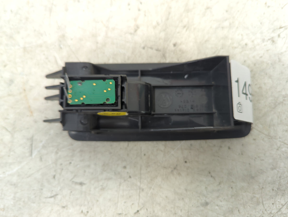 2017 Volkswagen Passat Passenger Right Power Window Switch - Oemusedautoparts1.com