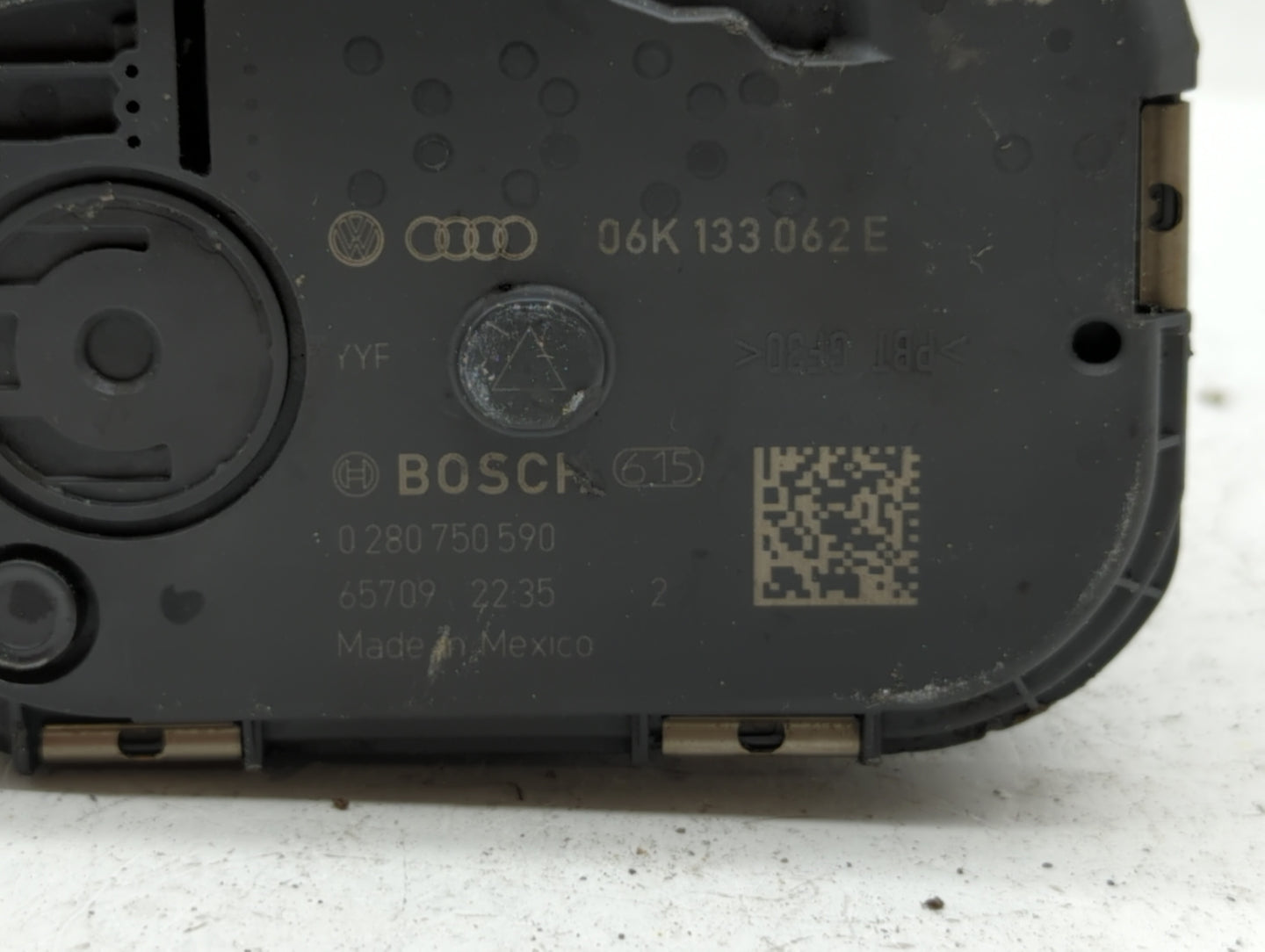 2014-2017 Volkswagen Passat Throttle Body P/N:0 280 750 718 0 280 750590, 06K 133 062 D Fits Fits 2014 2015 2016 2017 OEM Us
