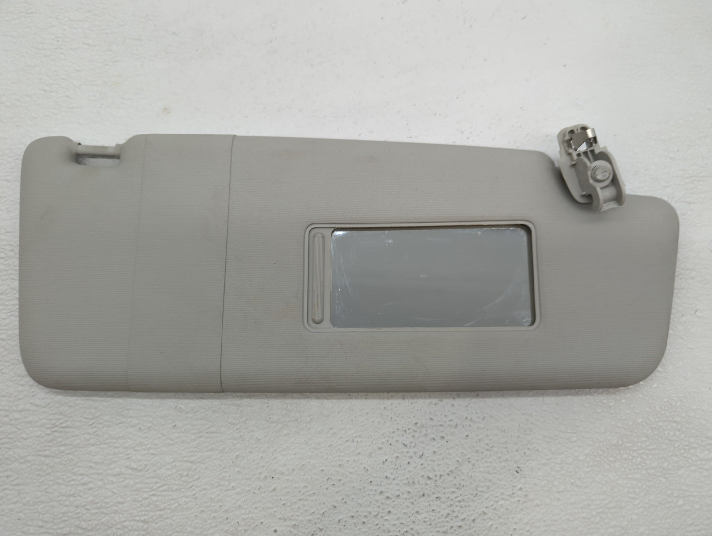 2017 Volkswagen Passat Sun Visor Shade Replacement Passenger Right Mirror Fits OEM Used Auto Parts - Oemusedautoparts1.com