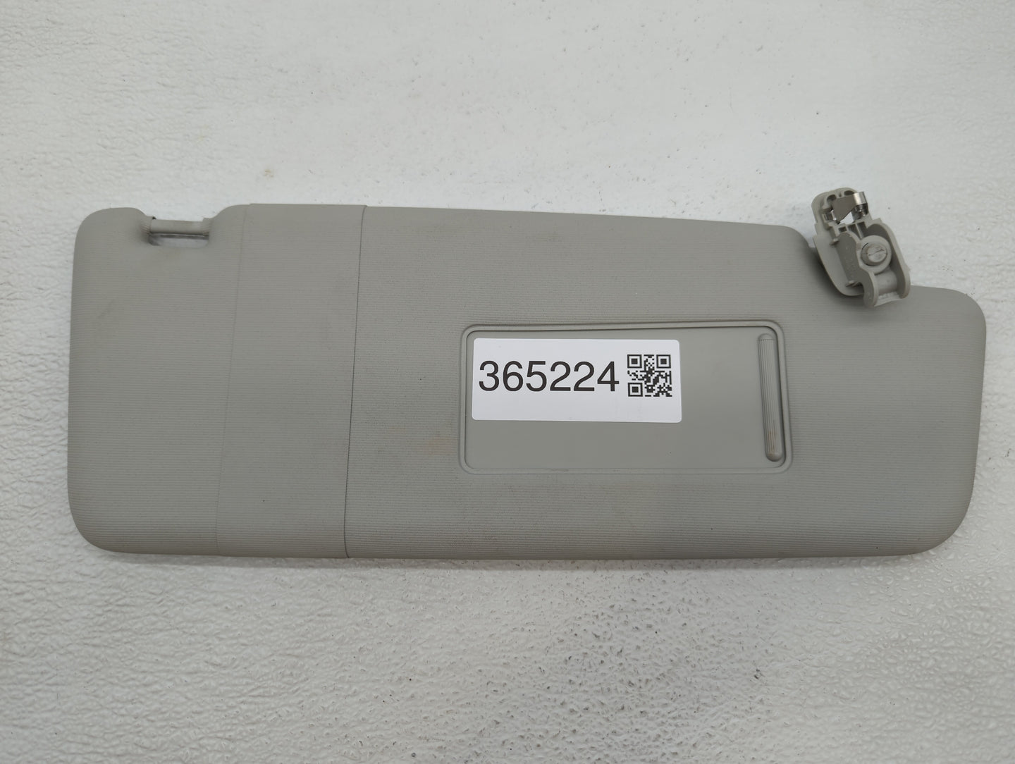 2017 Volkswagen Passat Sun Visor Shade Replacement Passenger Right Mirror Fits OEM Used Auto Parts - Oemusedautoparts1.com