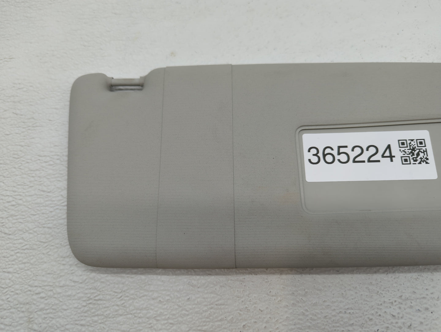 2017 Volkswagen Passat Sun Visor Shade Replacement Passenger Right Mirror Fits OEM Used Auto Parts - Oemusedautoparts1.com