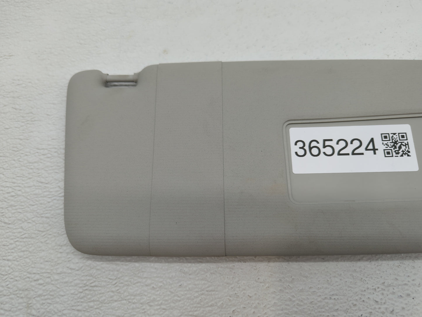 2017 Volkswagen Passat Sun Visor Shade Replacement Passenger Right Mirror Fits OEM Used Auto Parts - Oemusedautoparts1.com