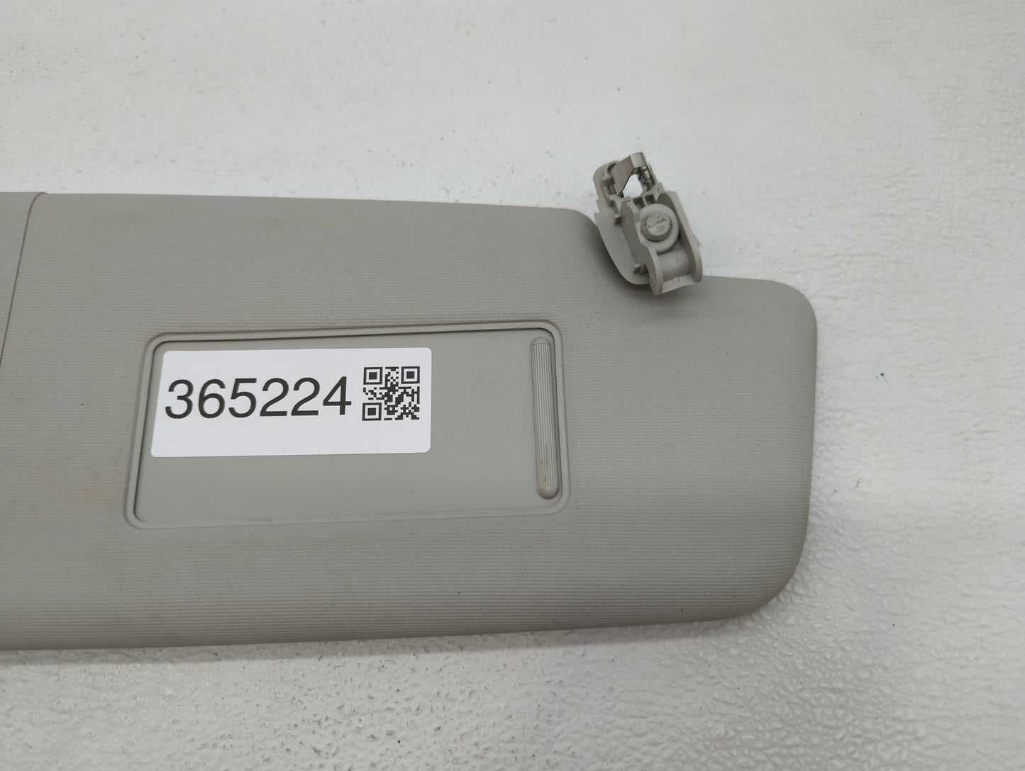 2017 Volkswagen Passat Sun Visor Shade Replacement Passenger Right Mirror Fits OEM Used Auto Parts - Oemusedautoparts1.com
