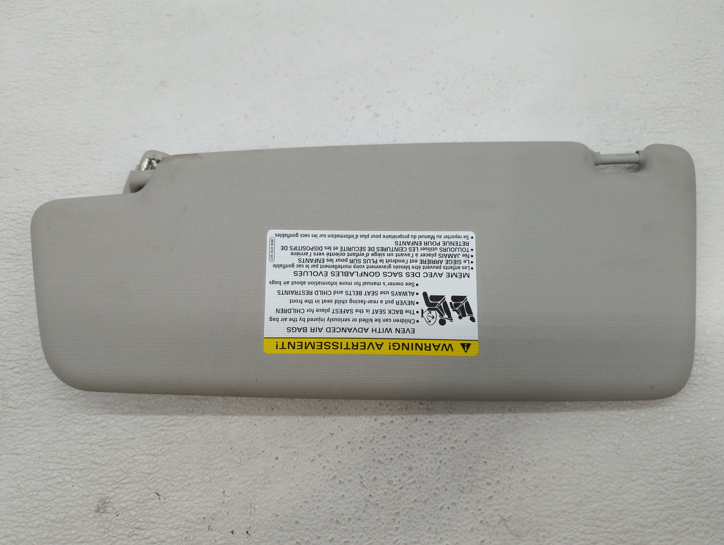 2017 Volkswagen Passat Sun Visor Shade Replacement Passenger Right Mirror Fits OEM Used Auto Parts - Oemusedautoparts1.com
