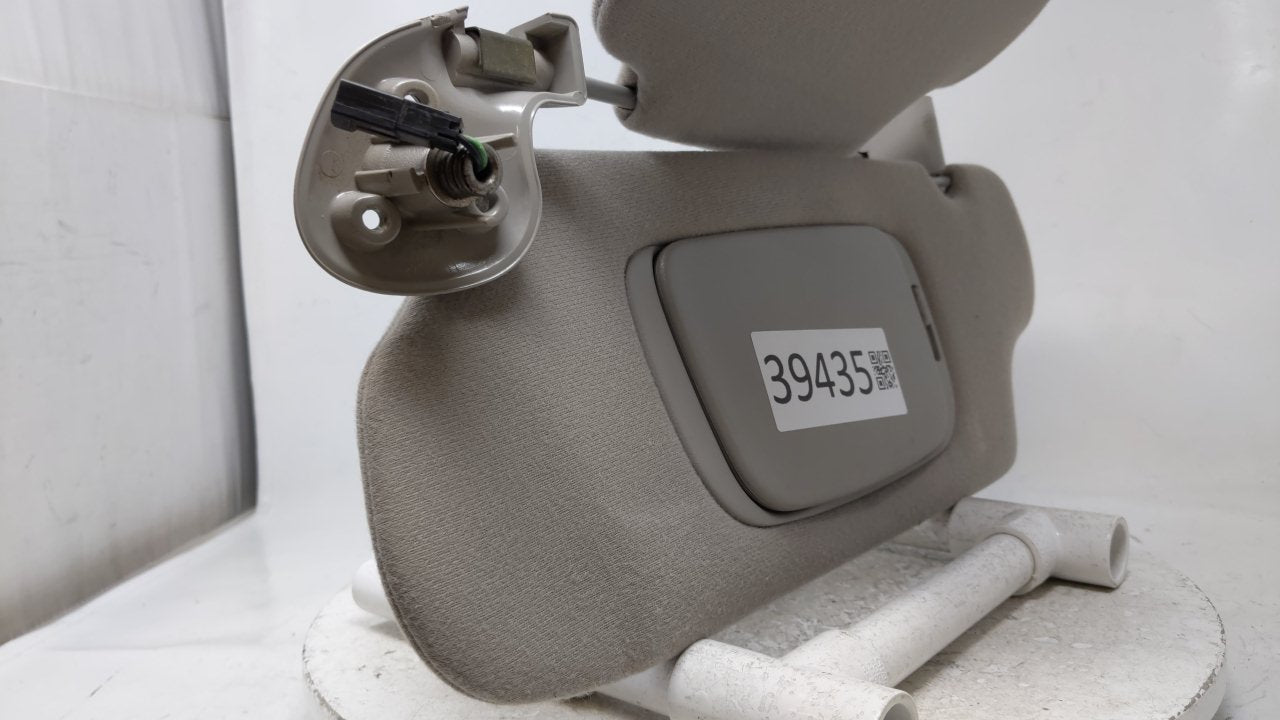 2009-2018 Volkswagen Passat Sun Visor Shade Replacement Passenger Right Mirror Fits OEM Used Auto Parts - Oemusedautoparts1.