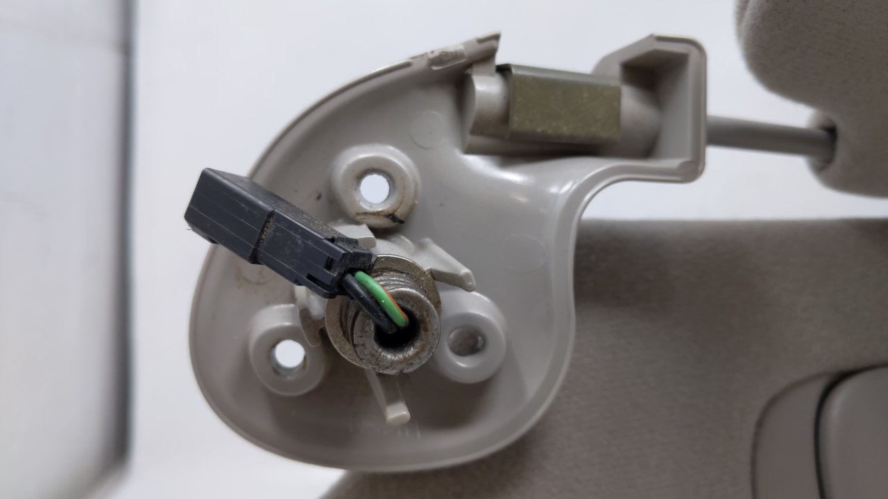 2009-2018 Volkswagen Passat Sun Visor Shade Replacement Passenger Right Mirror Fits OEM Used Auto Parts - Oemusedautoparts1.