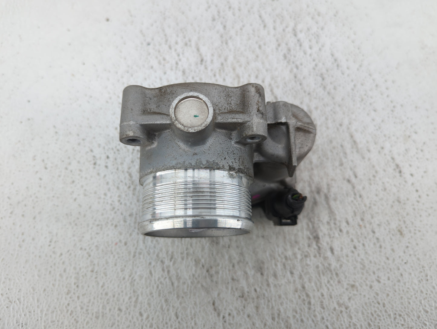 2014-2017 Volkswagen Passat Throttle Body P/N:06K 133 062 D 06K 133 062 E Fits Fits 2014 2015 2016 2017 OEM Used Auto Parts 